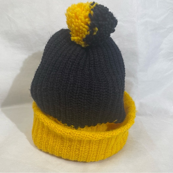 NFL Pittsburgh Steelers Beanie Embroidered Sewn On Patch Logo Hat Cap Pom Poof - Picture 3 of 9